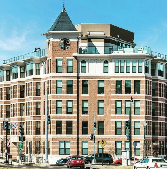 1600 Pennsylvania Avenue Apartments